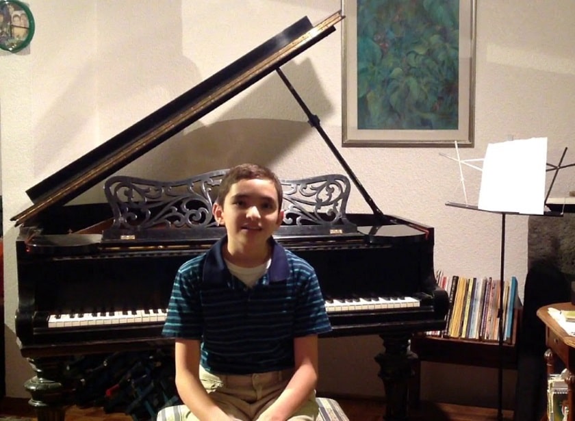 Niño compositor pianista Rodrigo Landa-Romero