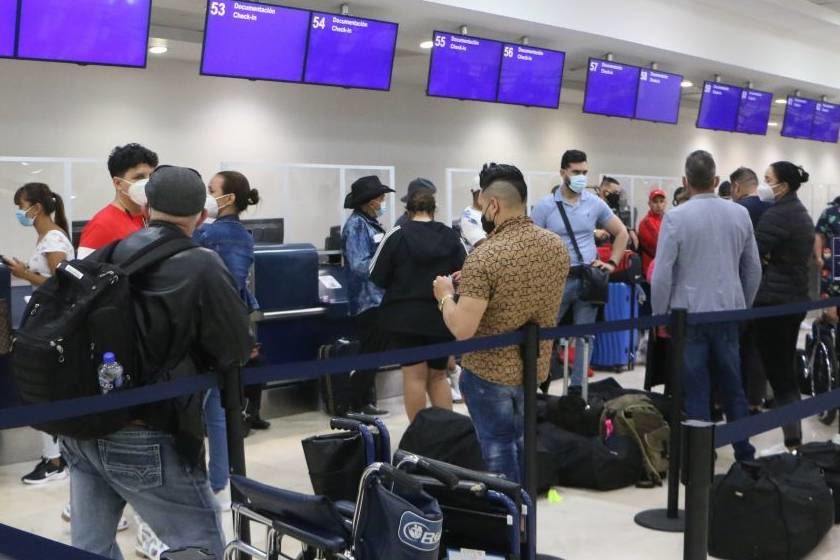 EE.UU. recomienda evitar viajes a México